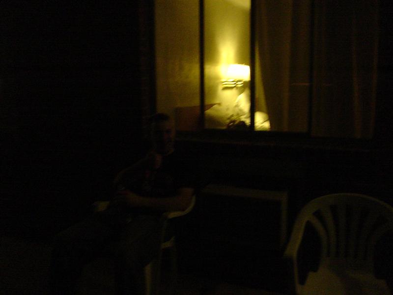 Waiting for the Dunn�s to arrive.<br>1:DSC01026.JPG